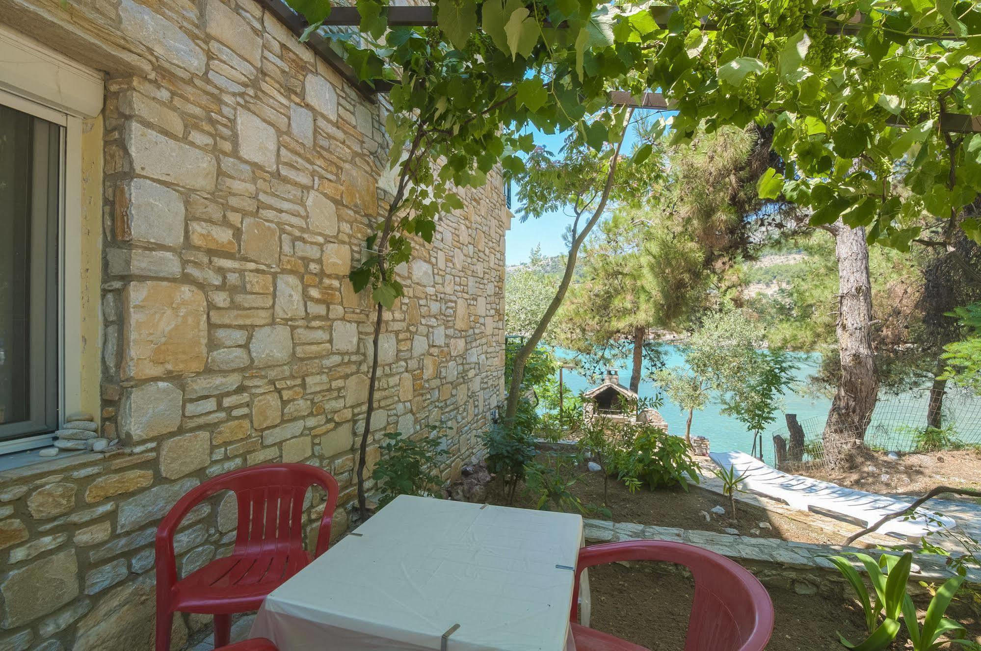 Petra Mare Apartment Thimonia Exterior photo