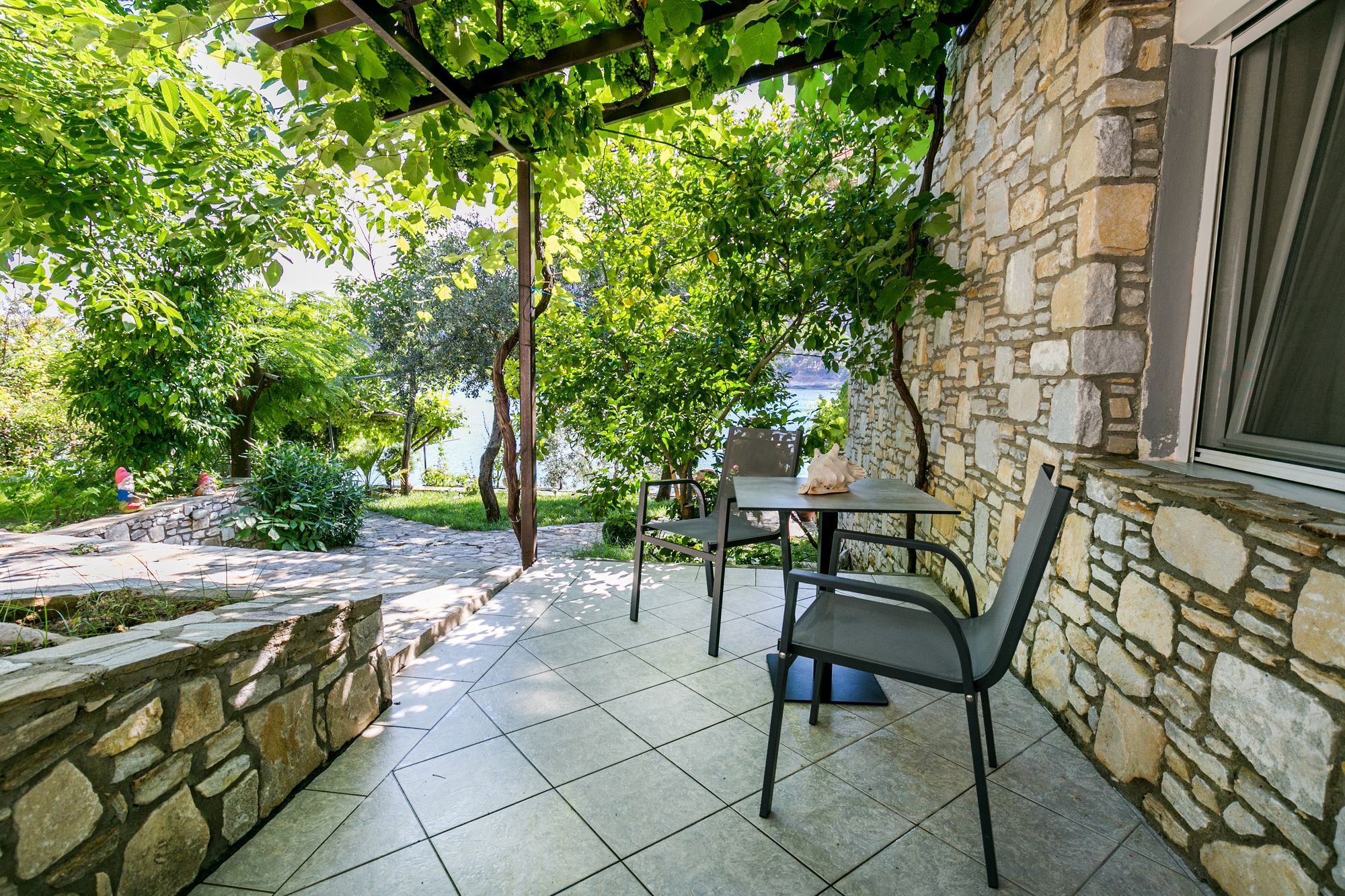 Petra Mare Apartment Thimonia Exterior photo